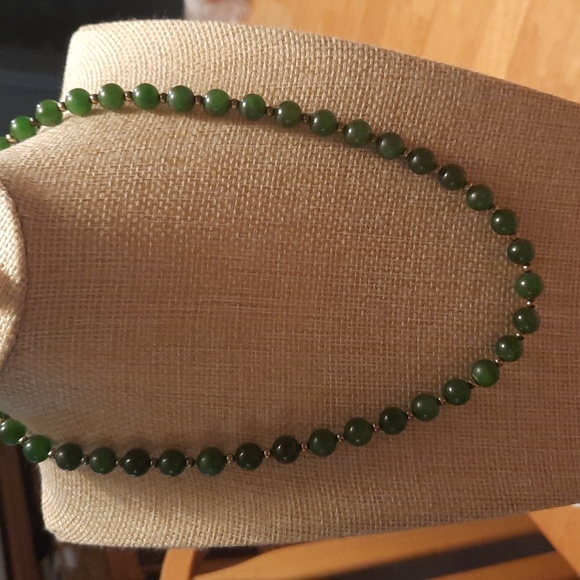 Jewelry - Jade 18 inch bead necklace